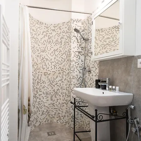 Stazione Porta Susa Grazioso Bilocale Apartment Turin